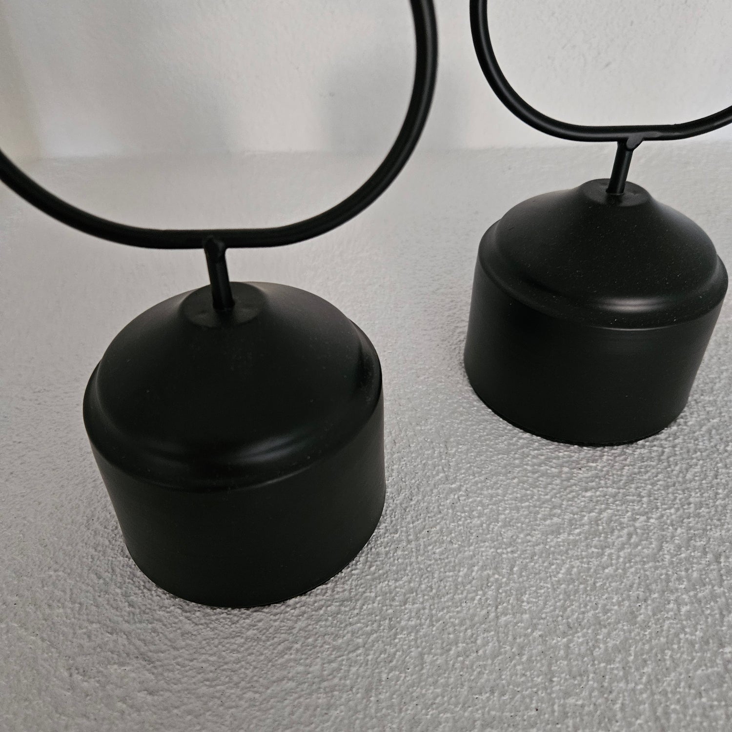 Kaarshouder Ringen Zwart 11x8x39cm 1 + 1 Gratis - Kandelaar - Living Lovely - livinglovely.nl