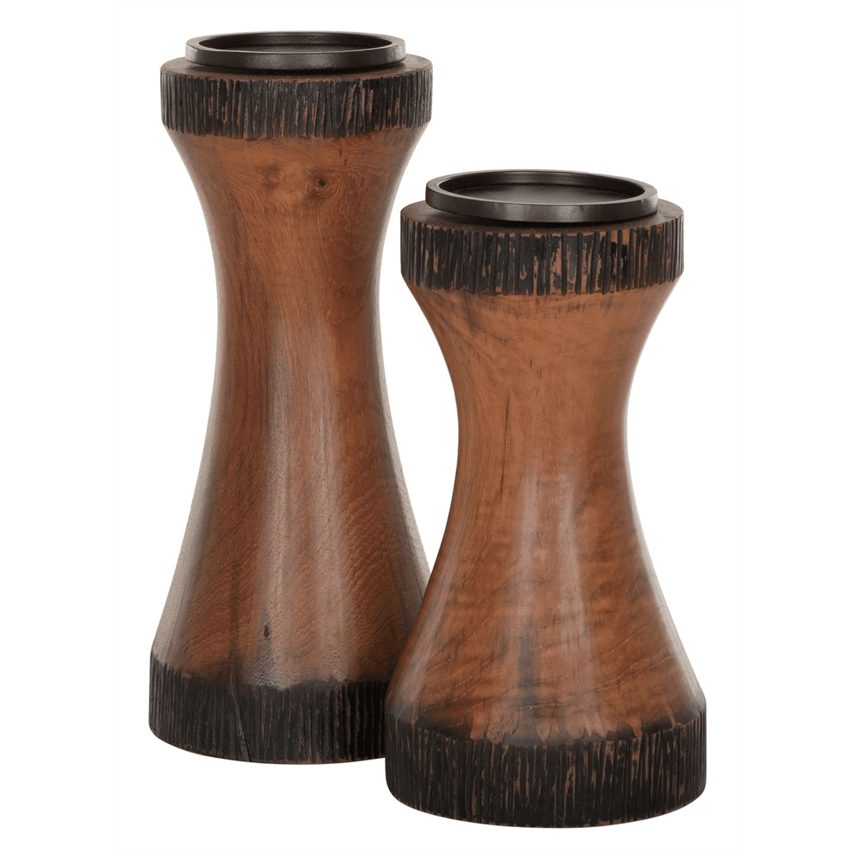 Kandelaar Diabolo van MUST Living in twee formaten naast elkaar in naturel gerecycled hout