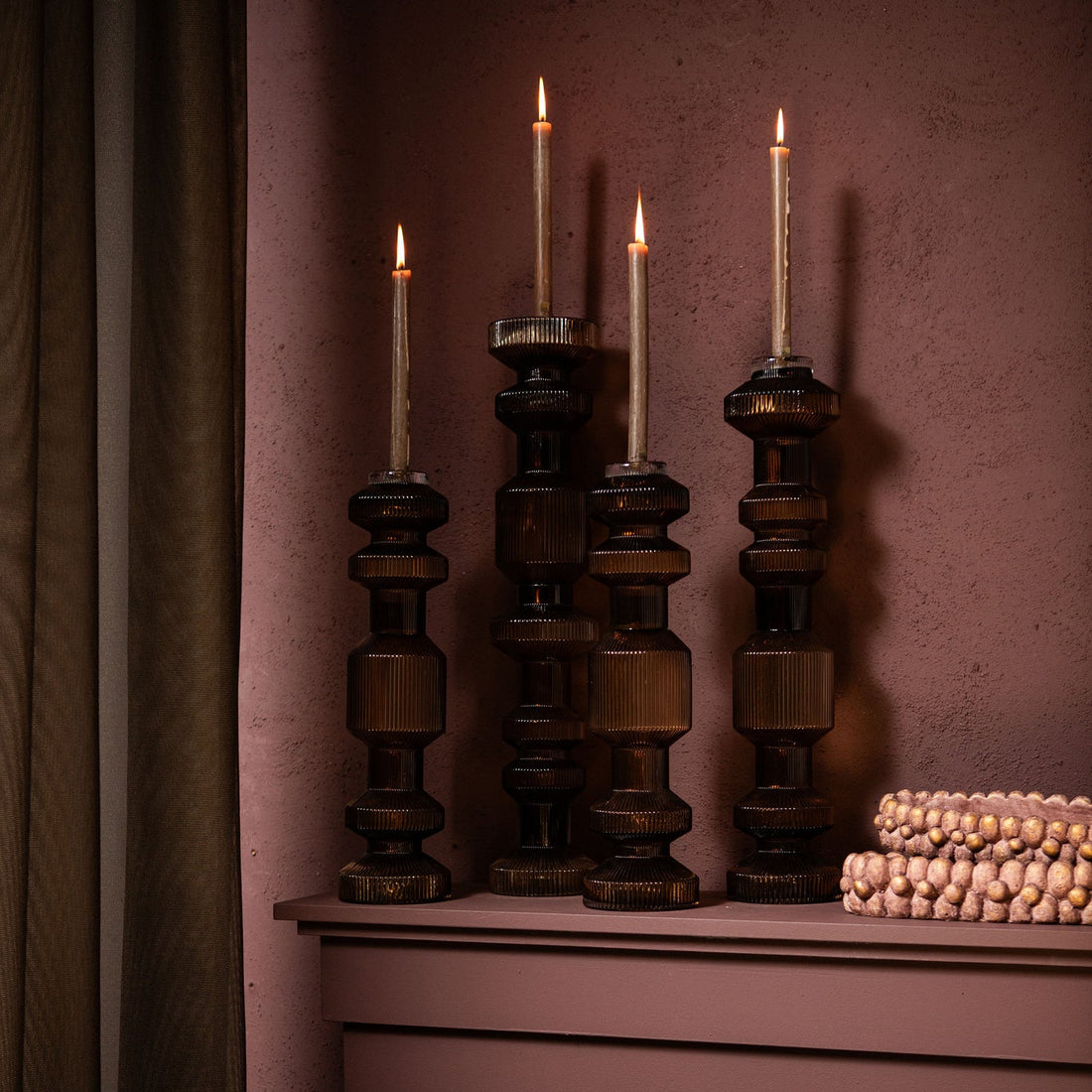 Kandelaar Galinda L - 13x13x64 cm - Glas - Bruin PTMD - Kaarshouder - PTMD - livinglovely.nl