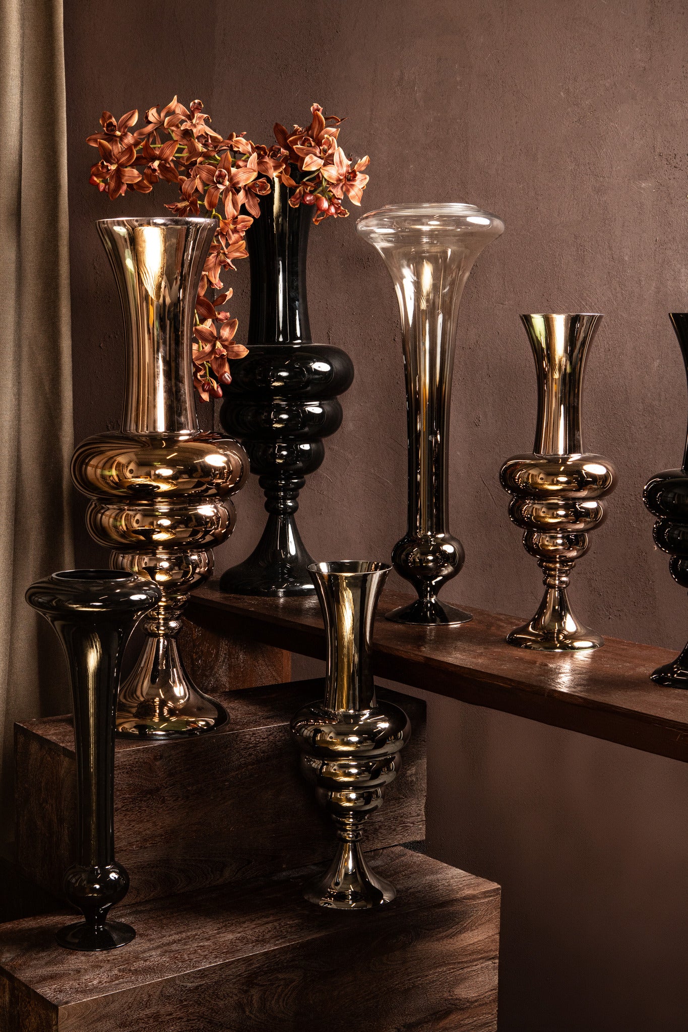 Keighla Black Shaped Glass Vase L Dia29,5x81,5 cm PTMD - Vaas - PTMD - livinglovely.nl