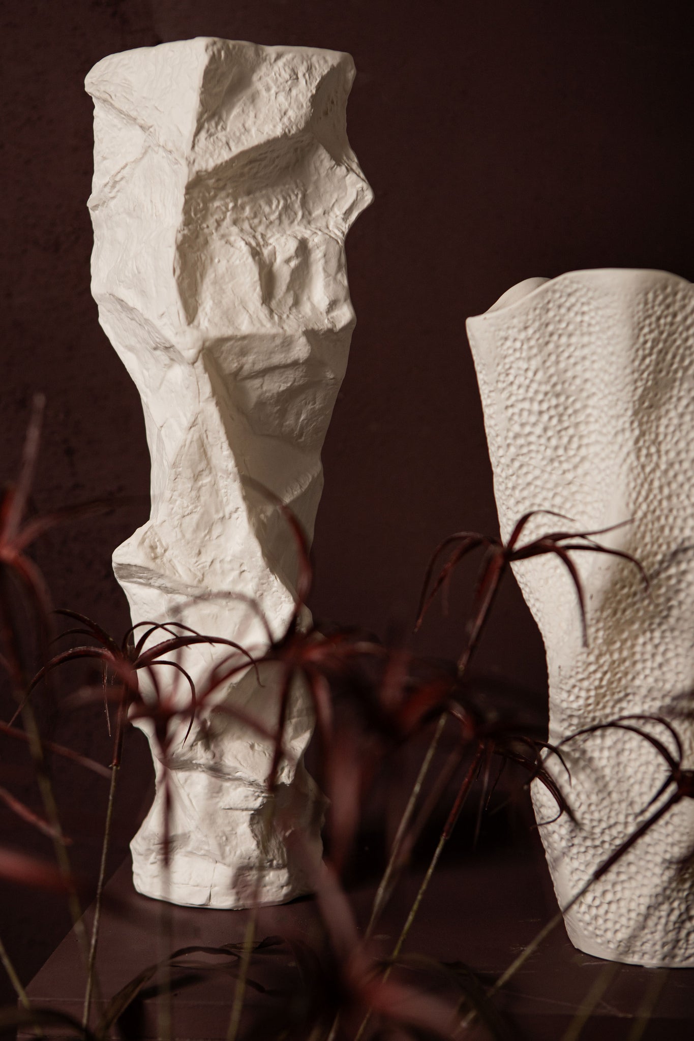 Kellie White Ceramic Organic Shaped Vase High 15,5x48cm PTMD - Vaas - PTMD - livinglovely.nl