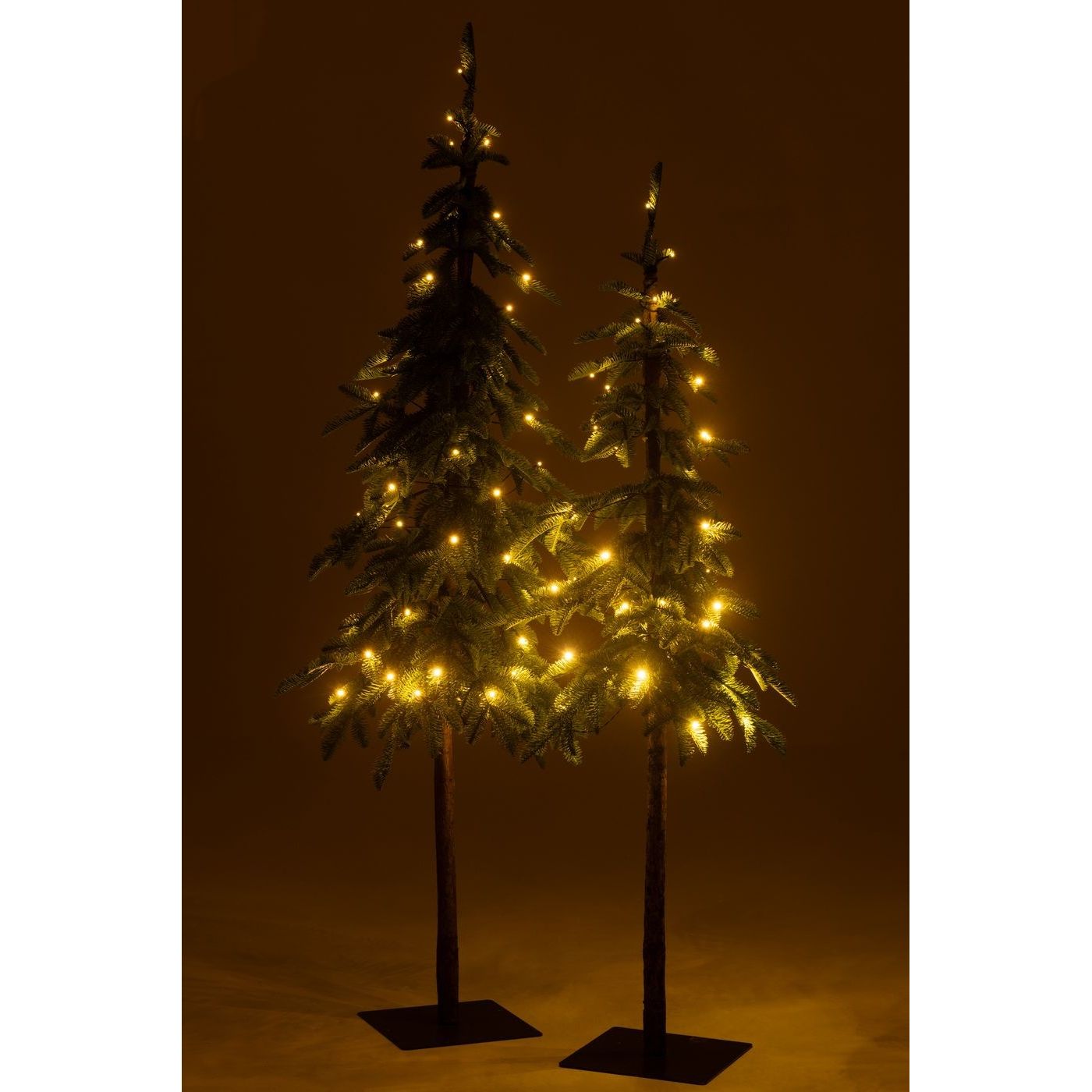 Kerstboom+Led Kunststof Groen Large H170cm van J-Line, groene kerstboom van kunststof, close-up van het materiaal