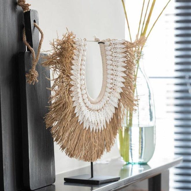 Ketting + Staander Dora Schelpen/Zeegras Wit Large - Ornament - J-Line - livinglovely.nl