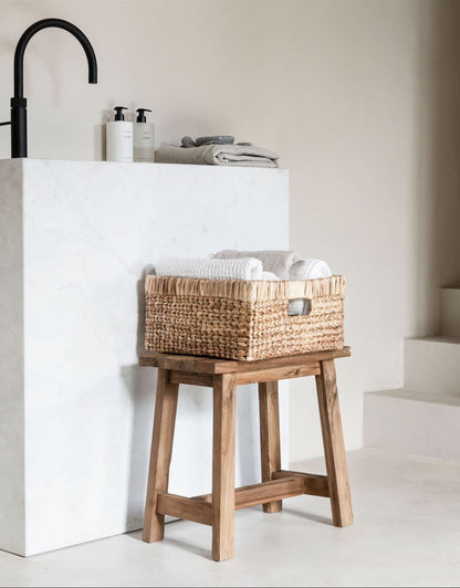 Close-up van de afwerking en de randen van Kruk Easy van MUST Living