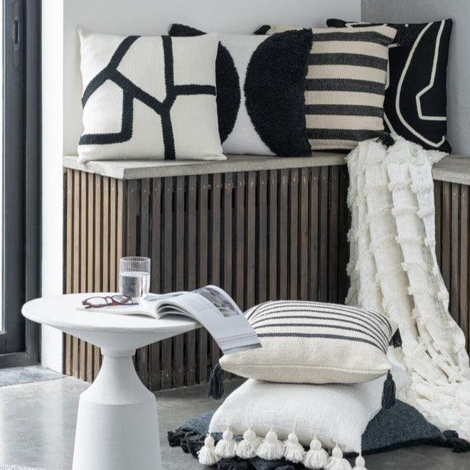 Kussen Streep - wit/zwart - Kussen - J-Line - livinglovely.nl