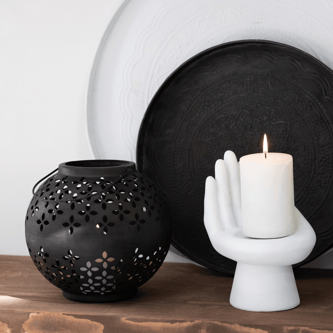 Lantaarn Bol Geperforeerd Ijzer Zwart Mat - Lantaarn - J-Line - livinglovely.nl