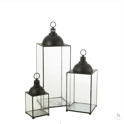 Lantaarn Hagrid van J-Line in zwart, medium maat van 85cm hoog met glaspanelen rondom