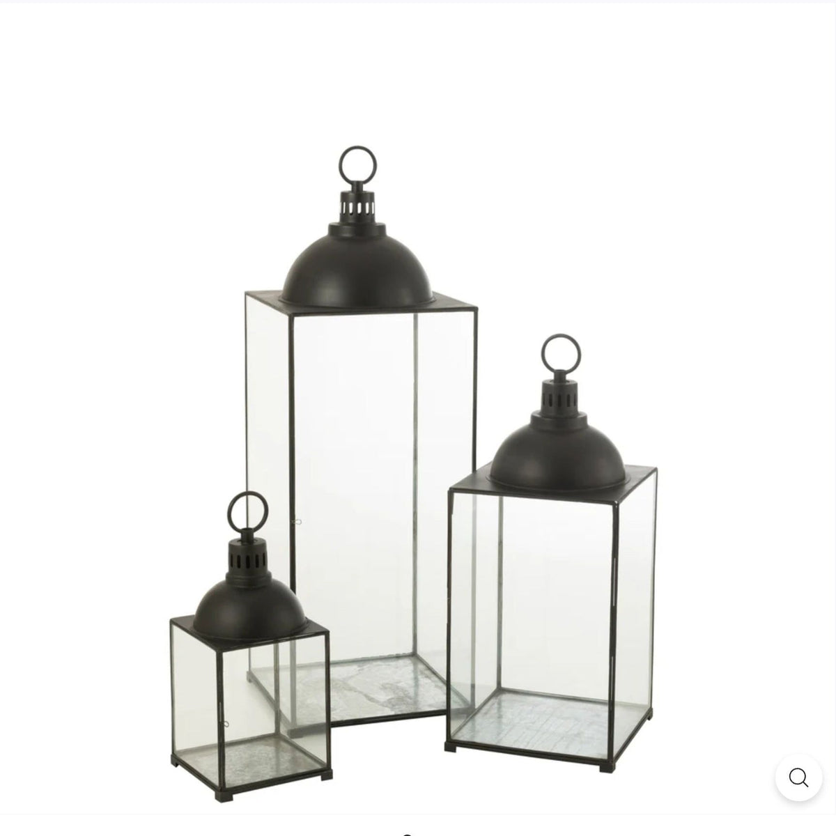Zwarte lantaarn Hagrid van J-Line, kleinste maat uit de serie met glaspanelen en zwart ijzeren frame