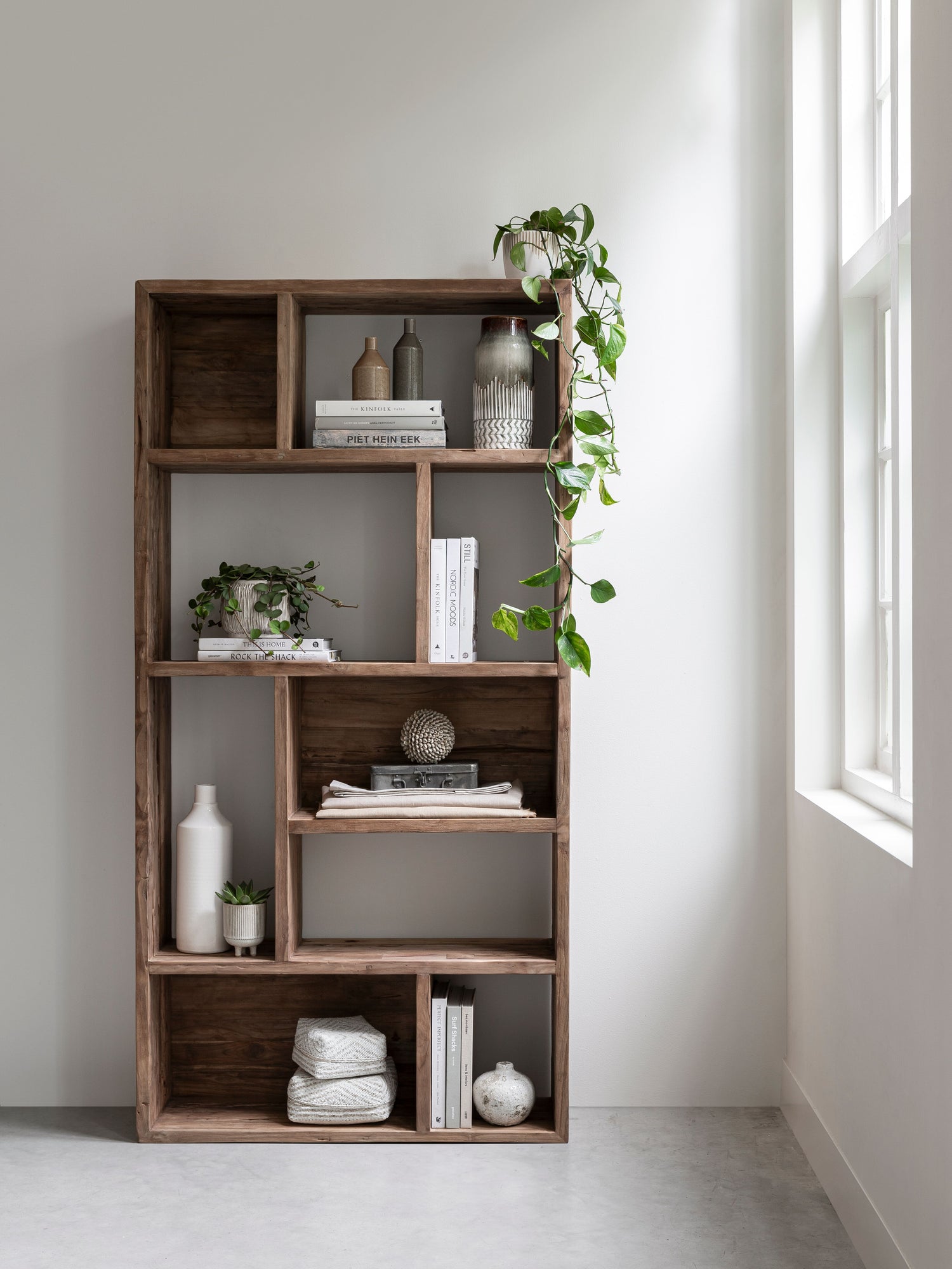 MUST Living Gallery Boekenrek