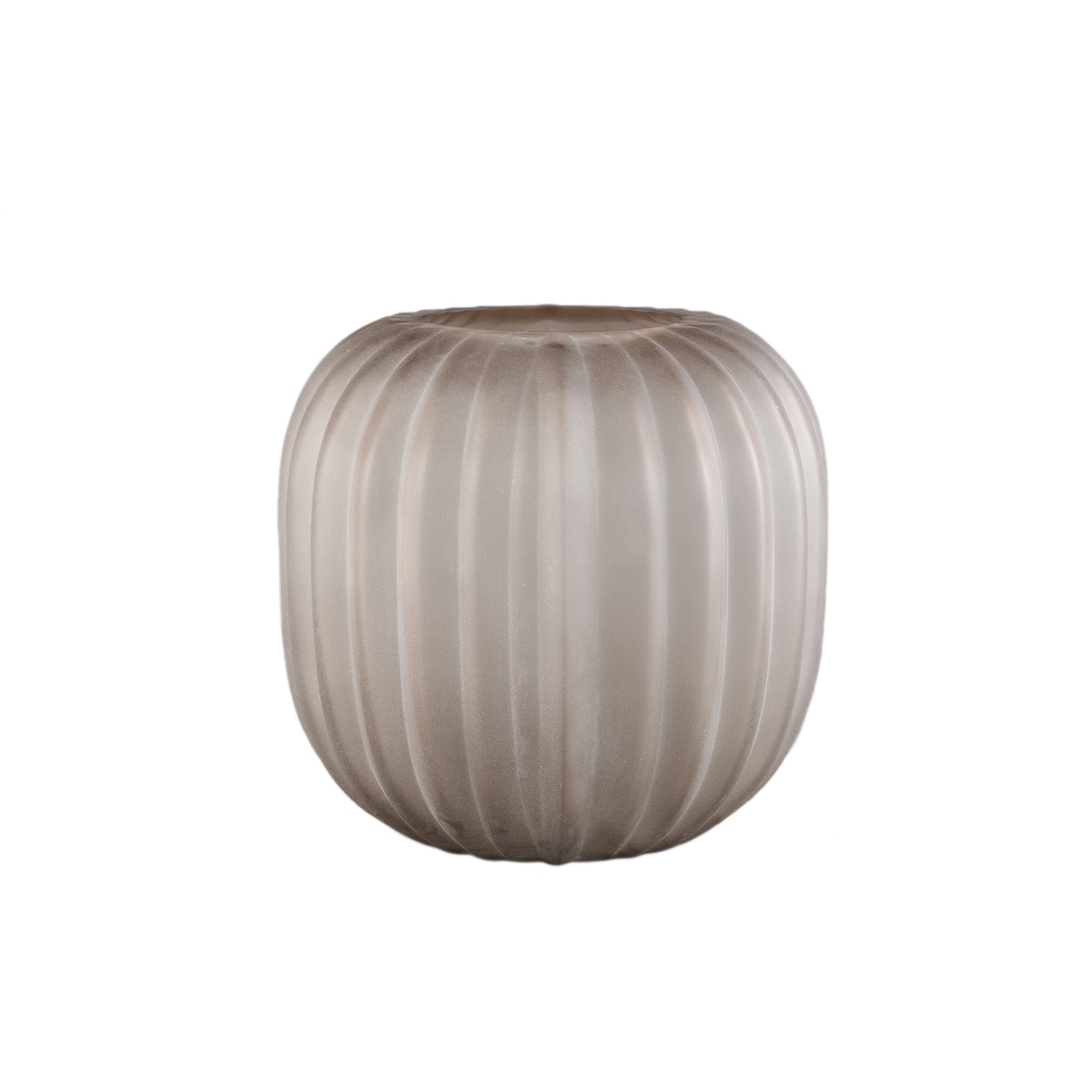 Levente Sand Carved Glass Round Vase Ribbed Low dia26cmx30cm PTMD - Vaas - PTMD - livinglovely.nl
