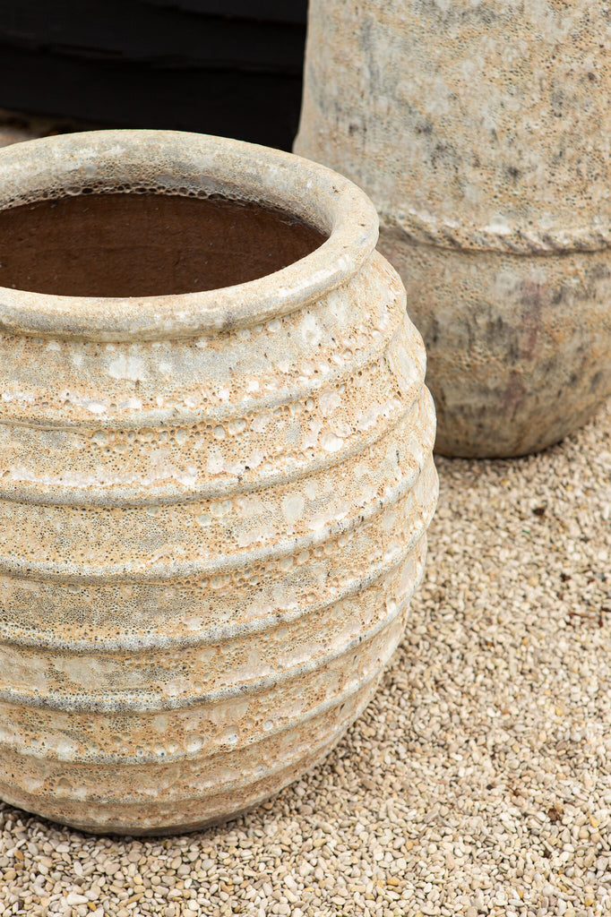 Maeghan White Round Ceramic Pot Lines Rough Finish PTMD - Pot - PTMD - livinglovely.nl