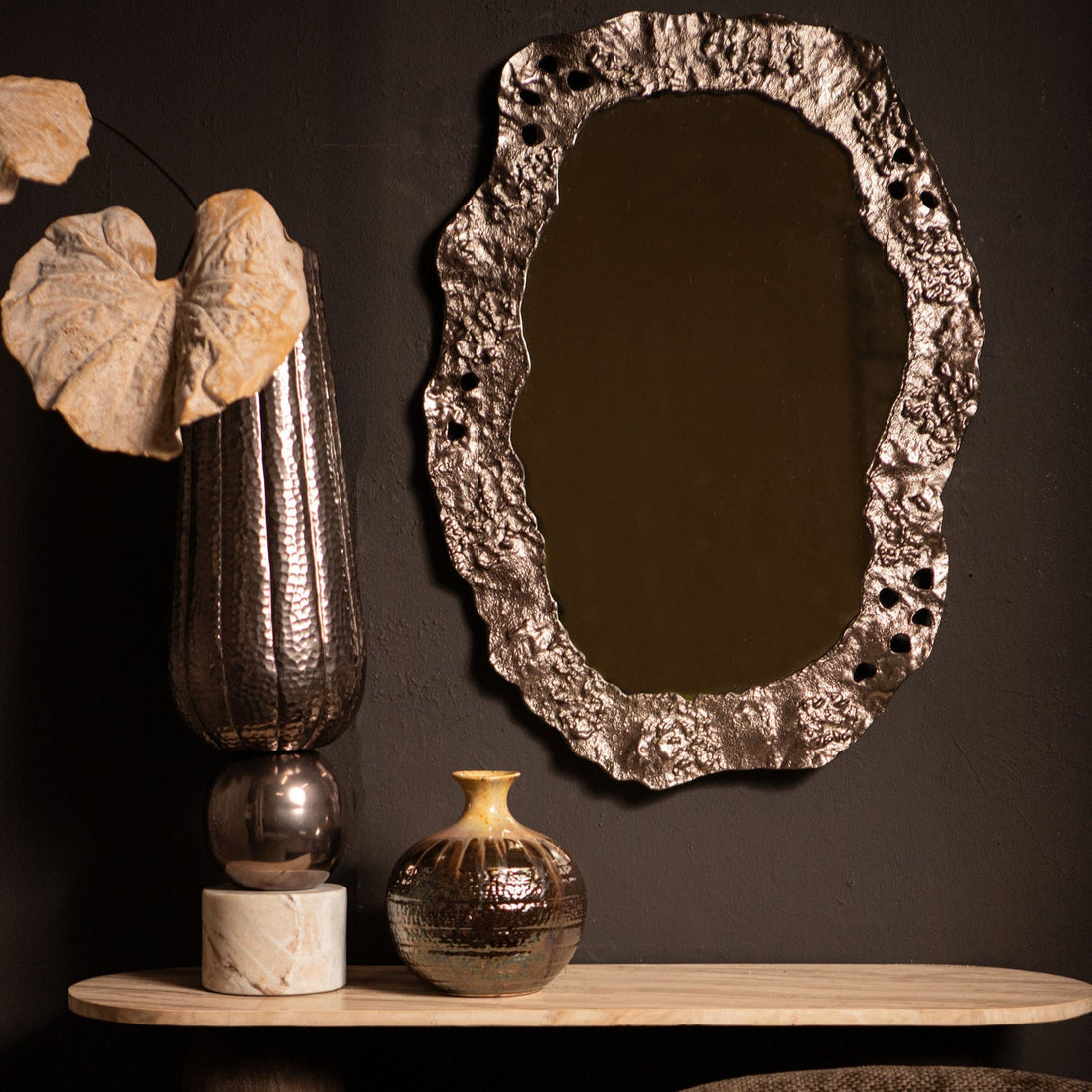 Marive Bronze Alu Sheet Vase On Marble Base Round - - PTMD - livinglovely.nl