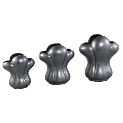 Mellie Black France Lily Flower Ceramic Vase M 26x18x29cm PTMD - Vaas - PTMD - livinglovely.nl