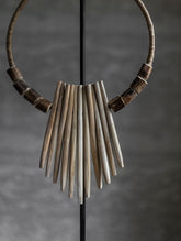 MUST Living Decoratieve Ketting op Standaard - Ornament - MUST Living - livinglovely.nl