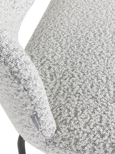 Must Living Eetkamerbank Bloom Bouclé Lichtgrijs 150cm - Eetkamerbank - MUST Living - livinglovely.nl