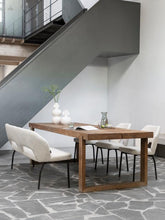 Must Living Eetkamerstoel Bloom Bouclé Naturel - Eetkamerstoel - MUST Living - livinglovely.nl