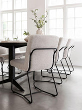 Must Living Eetkamerstoel Zola Glossy Sand - Eetkamerstoel - MUST Living - livinglovely.nl