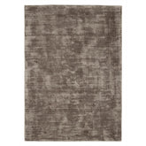 Vloerkleed La Belle van MUST Living, rechthoekig viscose kleed in gedempt saliegroen met zachte glans