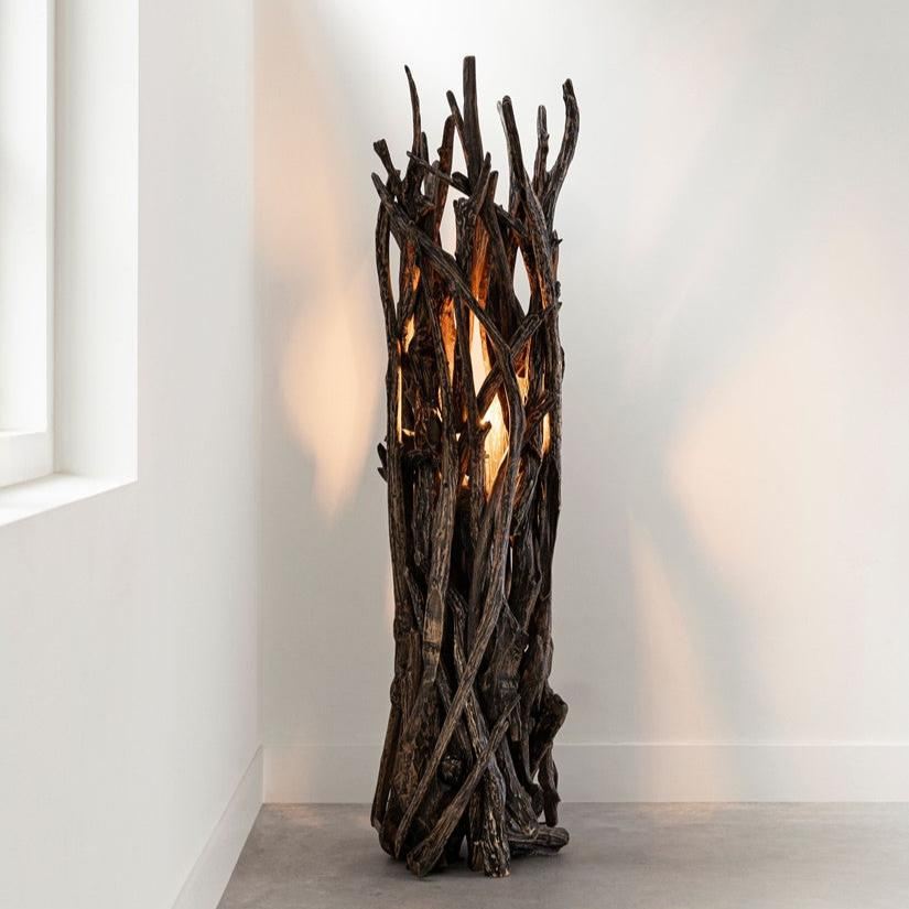 Must Living Vloerlamp Spot Teakhout 150cm Zwart - Vloerlamp - MUST Living - livinglovely.nl