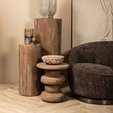 Natae Beige Round Glass Ribbed Vase High van PTMD als sculpturaal accent in het interieur