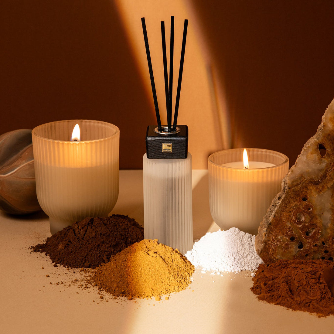 New Elements Floral Arabia Scented Candle 380g L PTMD - Geurkaars - PTMD - livinglovely.nl