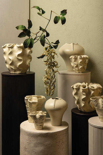 Reff Cream Matt Ceramic Wavy Shaped Pot L 27,5x24x25cm PTMD - Pot - PTMD - livinglovely.nl