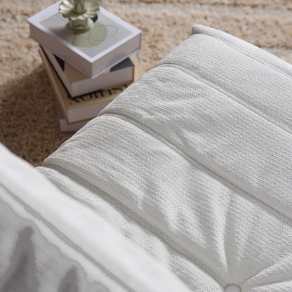 Relaxfauteuil Zen van Starfurn in naturel, detail van de armleuning met plooien
