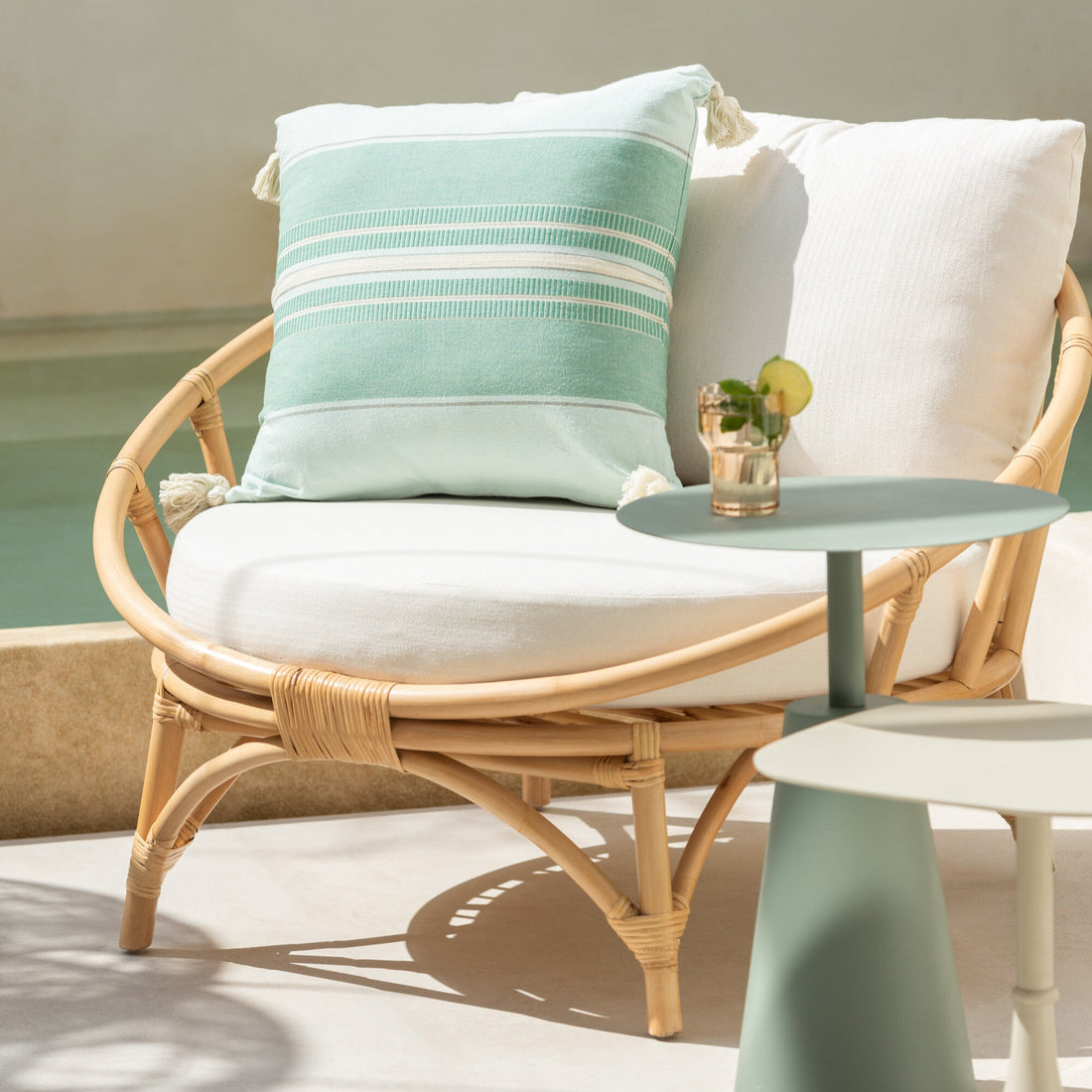 Ronde Loungestoel + Kussen Rotan/Textiel Naturel/Wit J-Line - Loungestoel - J-Line - livinglovely.nl