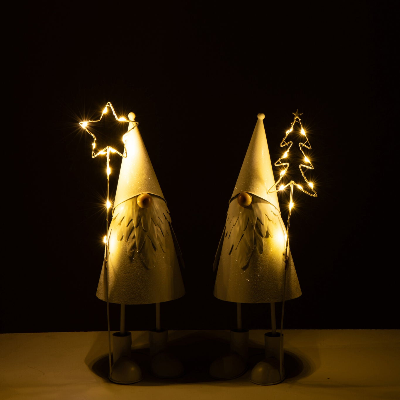 Santa Claus Led Star + Tree Metal White Small Assortment Of 2 - - J-Line - livinglovely.nl