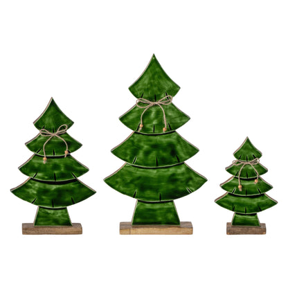 Set Van 3 Kerstbomen Met Strik van J-Line, alle drie de houten kerstbomen naast elkaar op witte achtergrond