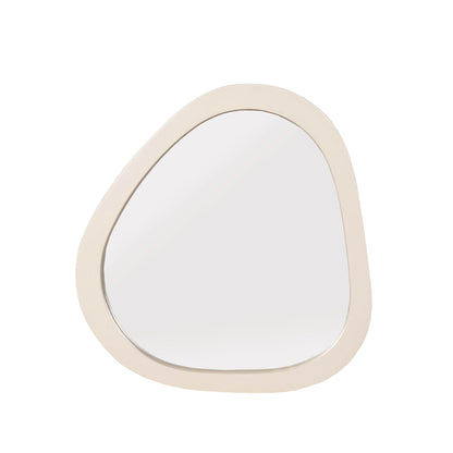 Spiegel Lou Organisch Zand 45x43cm van Starfurn, vooraanzicht van de organische spiegel met zandkleurige mangohouten lijst