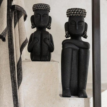 Standbeeld Zittend Etnisch Steen/Resine Zwart Small - Beeld - J-Line - livinglovely.nl