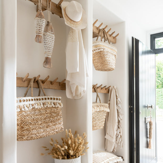 Strandtas Kwastjes Wit Riet Naturel - Tas - J-Line - livinglovely.nl