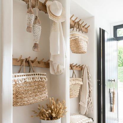 Strandtas Kwastjes Wit Riet Naturel - Tas - J-Line - livinglovely.nl