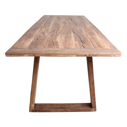 Farmwood eettafel van Raw Materials, bovenaanzicht van het 180 cm brede tafelblad