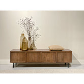 TV-meubel Elan 180cm in Pecan, warm middenbruin mangohout met zwart onderstel