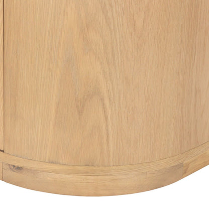 Detail van het eikenhout fineer van het tv-meubel Novero naturel
