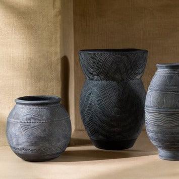 Vaas Kruik Cirkel Cement Zwart/Bruin Small - Vaas - J-Line - livinglovely.nl