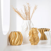 Vaas Porselein Goudkleurig Large J-Line - Vaas - J-Line - livinglovely.nl