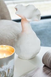 Vase Helix Ceramic White Small - - J-Line - livinglovely.nl