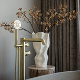 Violettee White Ceramic Wavy Vase Dot Pattern L 	26x20x46cm PTMD - Vaas - PTMD - livinglovely.nl