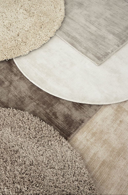 Vloerkleed Celeste van MUST Living, sfeerbeeld met kleden uit de Celeste en La Belle series