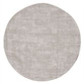Rond vloerkleed La Belle van MUST Living in lichtgrijze viscose met een doorsnede van 150 cm