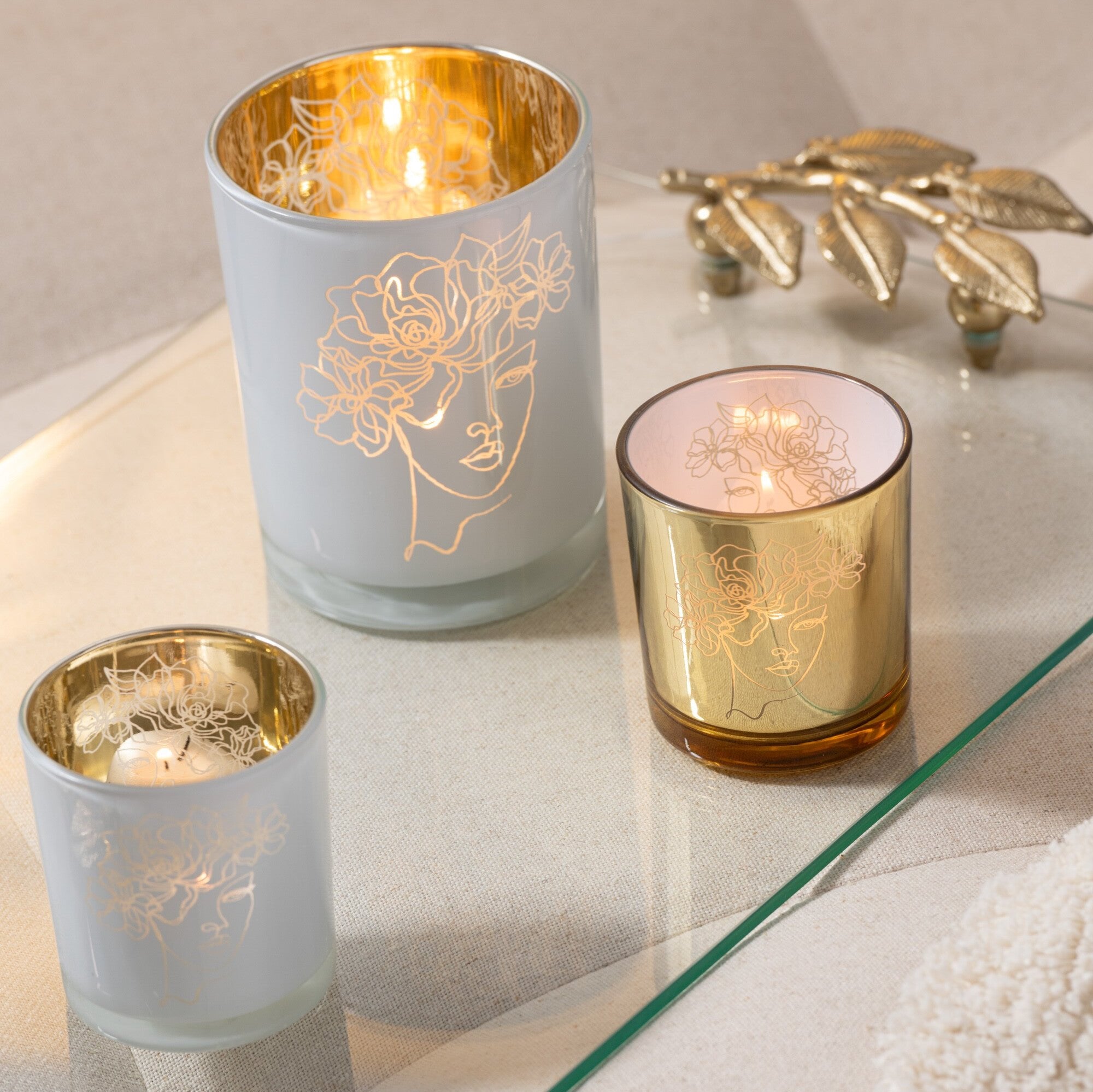 Windlicht Vrouw met Bloemetjeshaar Wit/Goud Large Set van 2 - Windlicht - J-Line - livinglovely.nl