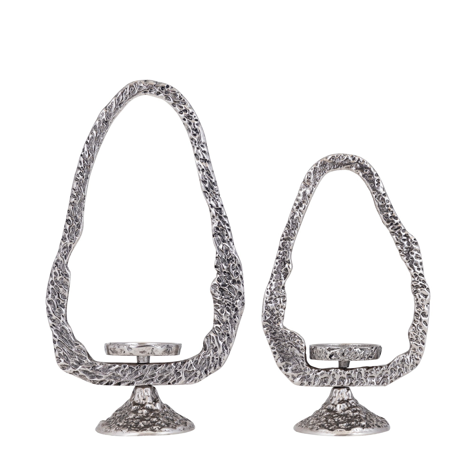 Yindee Gun Metal Casted Alu Oval Candle Holder L van PTMD, detail van de gunmetal afwerking